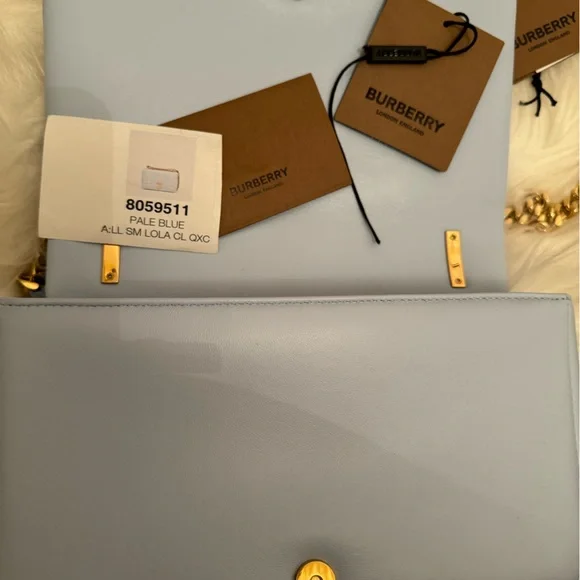 Burberry purse - Picture 3 of 6